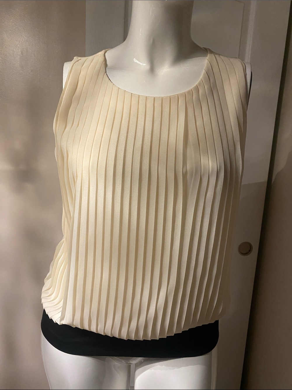 Ann Taylor Pleated Cream Sleeveless Top